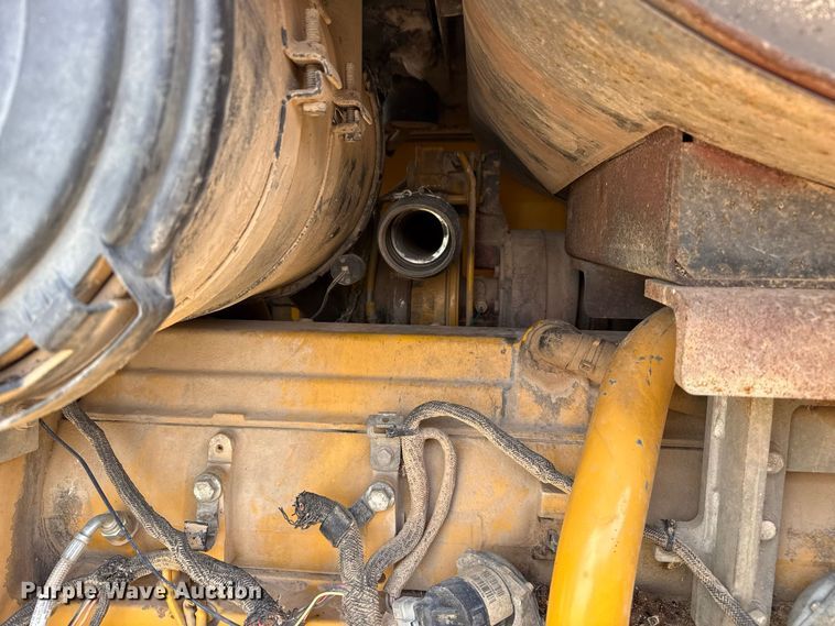 image for item EW4275 2015 John Deere 824K-II wheel loader