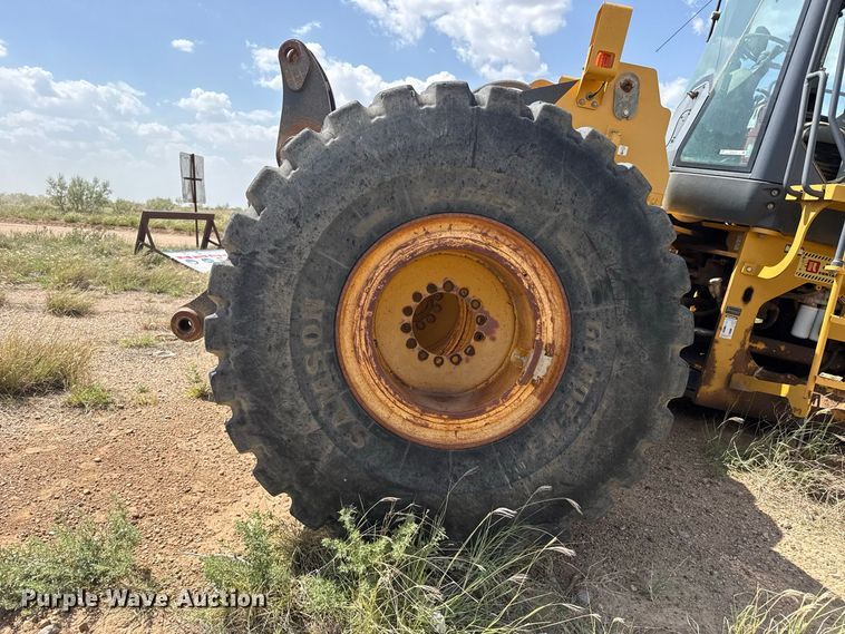 image for item EW4275 2015 John Deere 824K-II wheel loader