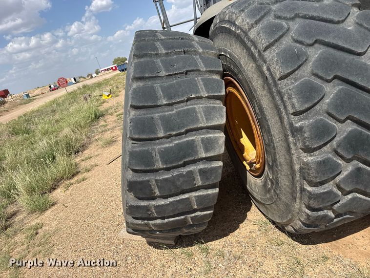 image for item EW4275 2015 John Deere 824K-II wheel loader