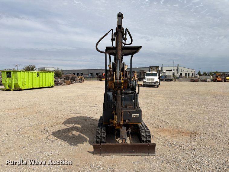 image for item EW8694 2013 John Deere 17D mini excavator
