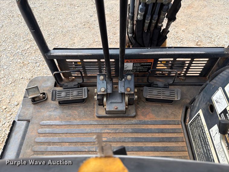 image for item EW8694 2013 John Deere 17D mini excavator