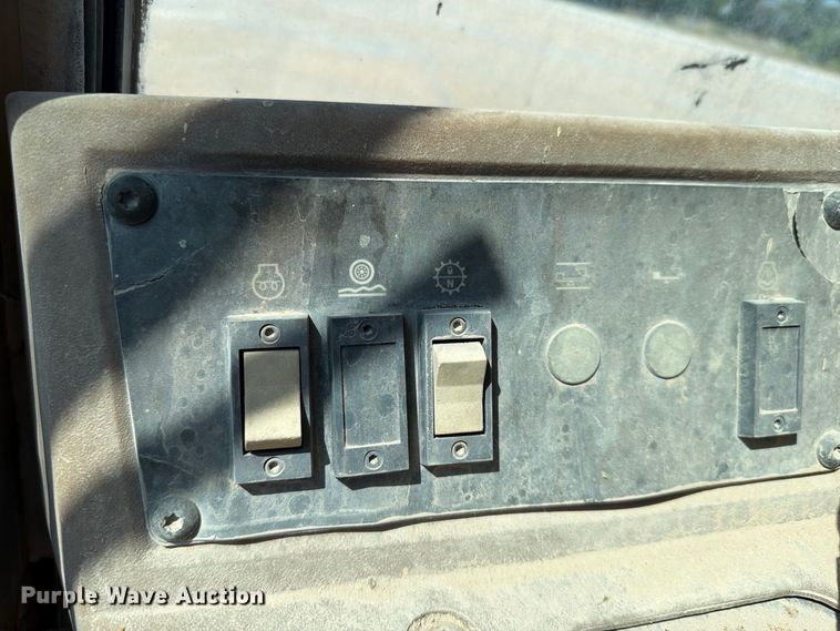 image for item EW8731 1994 Caterpillar 950F Series II wheel loader