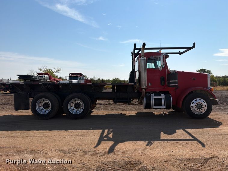 image for item EW8745 1993 Peterbilt 357 flatbed truck