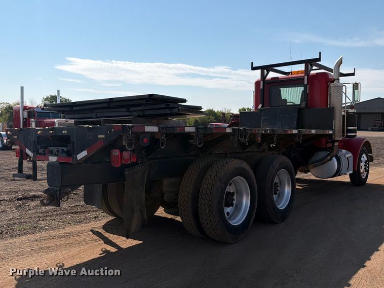 image for item EW8745 1993 Peterbilt 357 flatbed truck