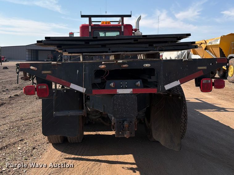 image for item EW8745 1993 Peterbilt 357 flatbed truck