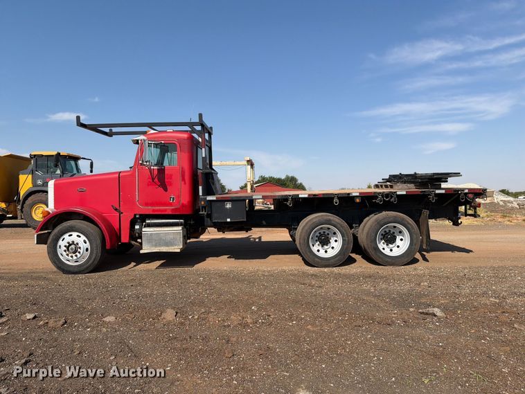 image for item EW8745 1993 Peterbilt 357 flatbed truck