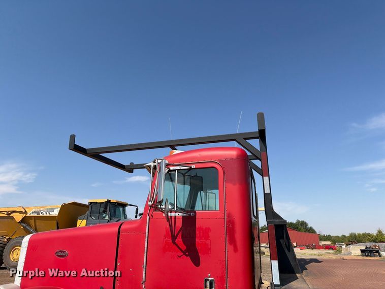 image for item EW8745 1993 Peterbilt 357 flatbed truck