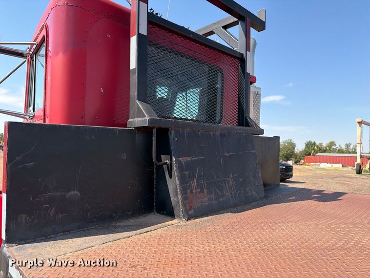image for item EW8745 1993 Peterbilt 357 flatbed truck
