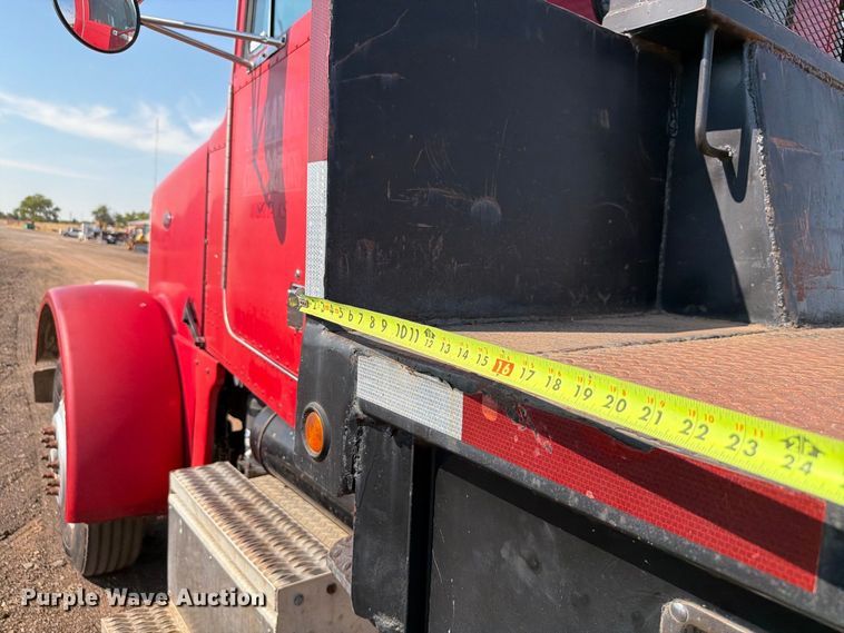 image for item EW8745 1993 Peterbilt 357 flatbed truck
