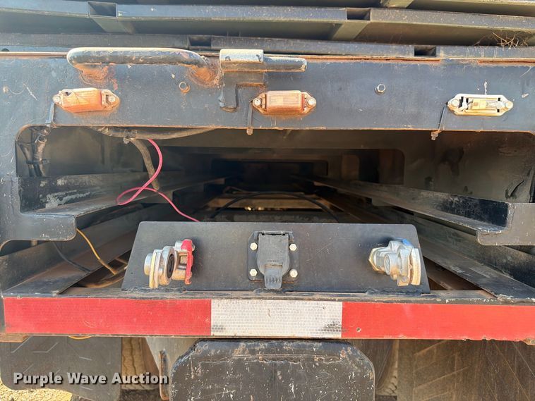 image for item EW8745 1993 Peterbilt 357 flatbed truck
