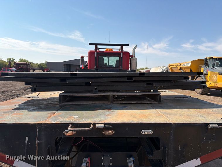 image for item EW8745 1993 Peterbilt 357 flatbed truck
