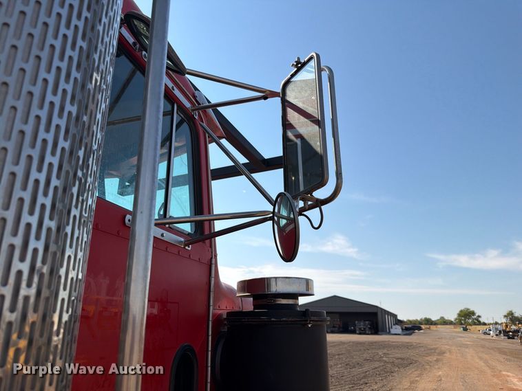 image for item EW8745 1993 Peterbilt 357 flatbed truck