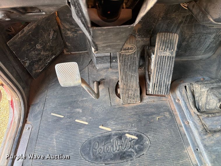 image for item EW8745 1993 Peterbilt 357 flatbed truck