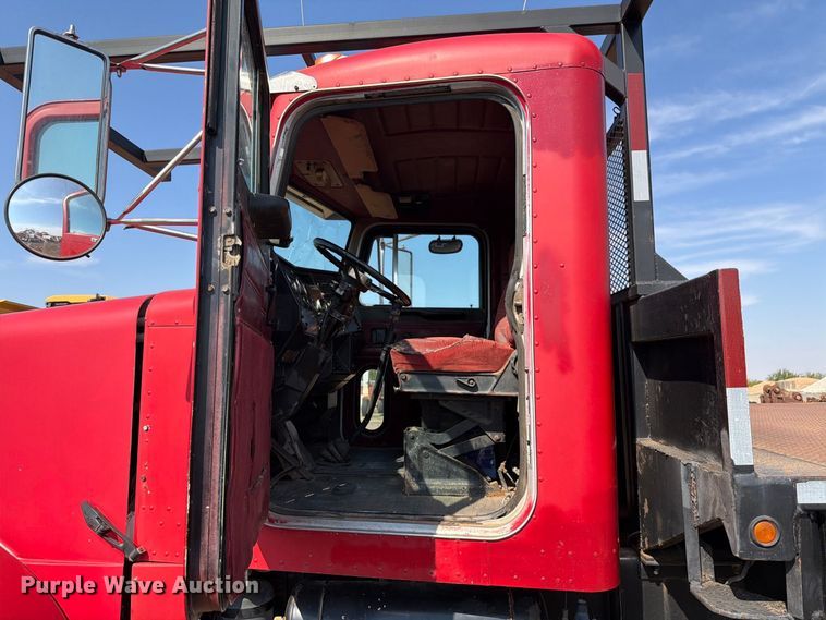 image for item EW8745 1993 Peterbilt 357 flatbed truck