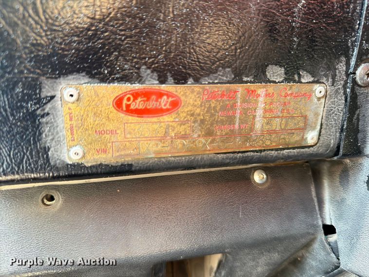 image for item EW8745 1993 Peterbilt 357 flatbed truck