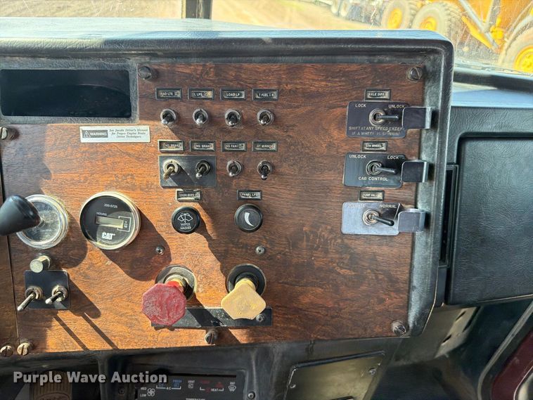image for item EW8745 1993 Peterbilt 357 flatbed truck