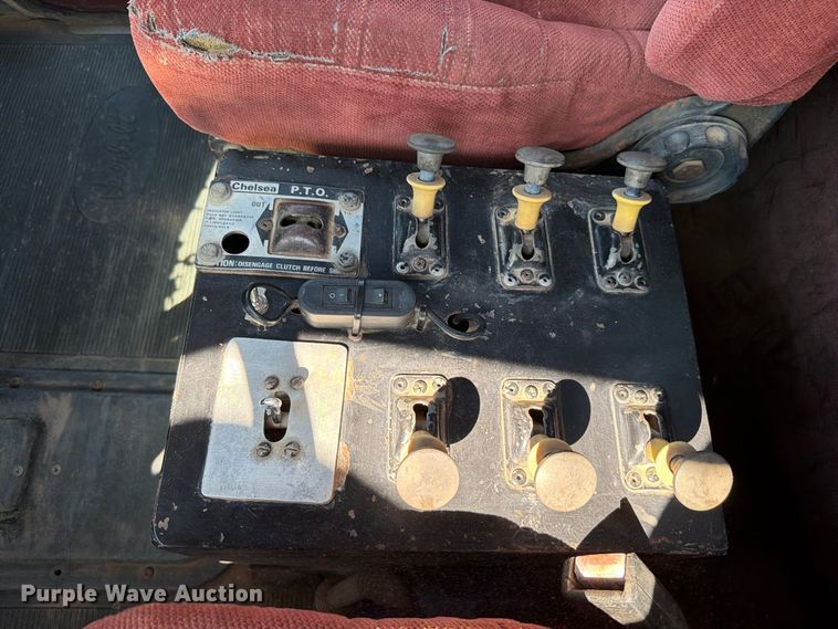 image for item EW8745 1993 Peterbilt 357 flatbed truck