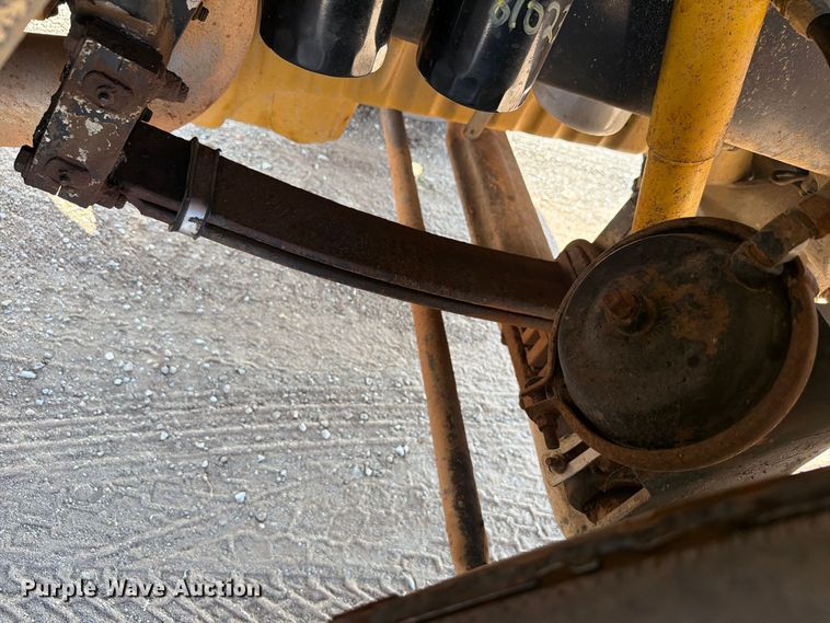 image for item EW8745 1993 Peterbilt 357 flatbed truck