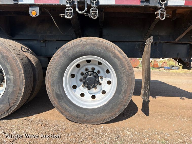 image for item EW8745 1993 Peterbilt 357 flatbed truck