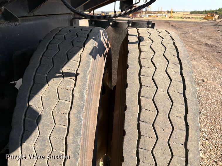 image for item EW8745 1993 Peterbilt 357 flatbed truck