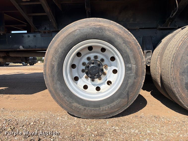 image for item EW8745 1993 Peterbilt 357 flatbed truck