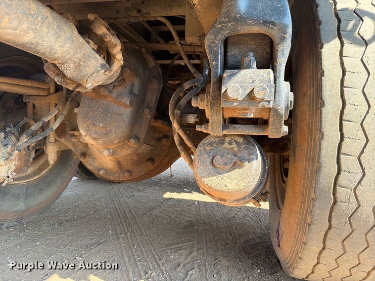 image for item EW8745 1993 Peterbilt 357 flatbed truck