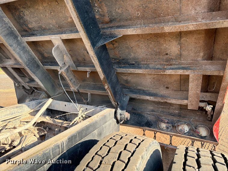 image for item EW8750 1999 Kenworth T800 dump truck