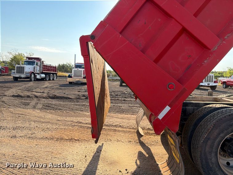 image for item EW8750 1999 Kenworth T800 dump truck