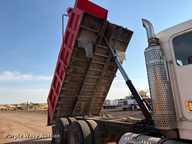 image for item EW8750 1999 Kenworth T800 dump truck