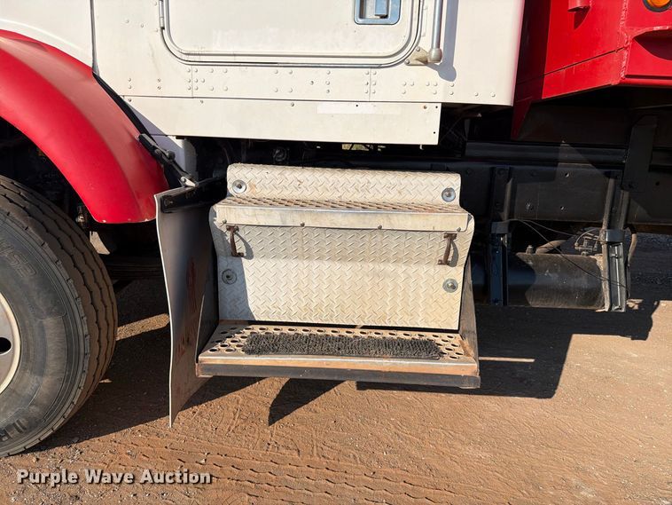 image for item EW8750 1999 Kenworth T800 dump truck