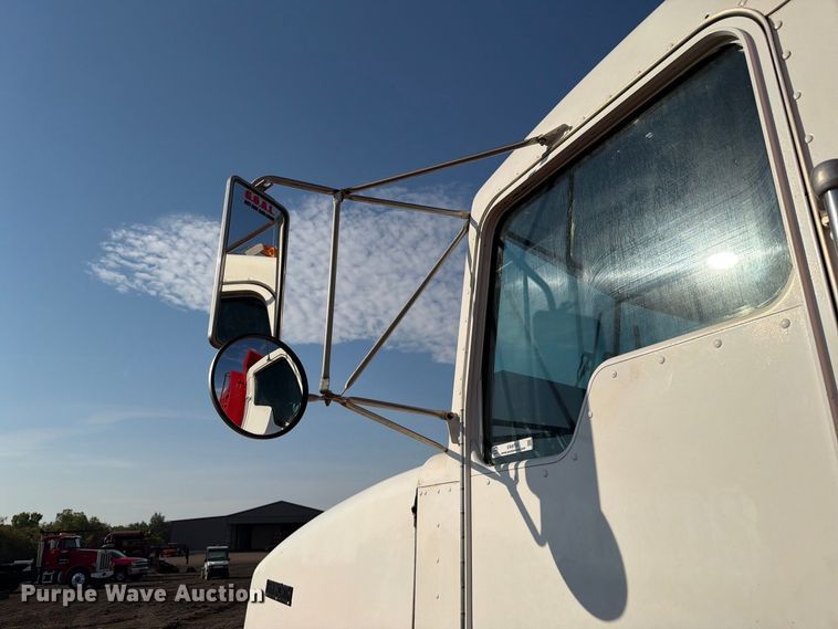 image for item EW8750 1999 Kenworth T800 dump truck