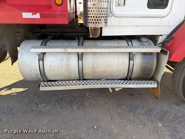 image for item EW8750 1999 Kenworth T800 dump truck