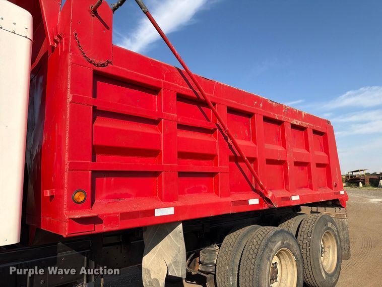 image for item EW8750 1999 Kenworth T800 dump truck