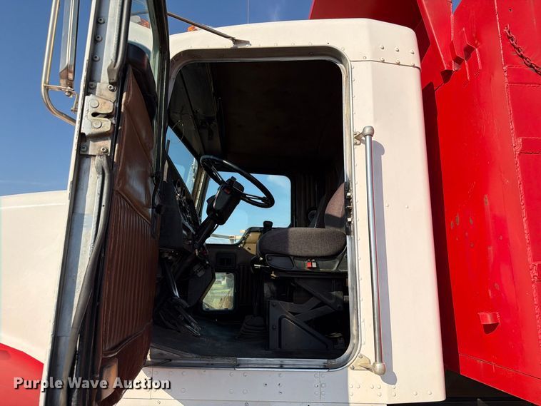 image for item EW8750 1999 Kenworth T800 dump truck