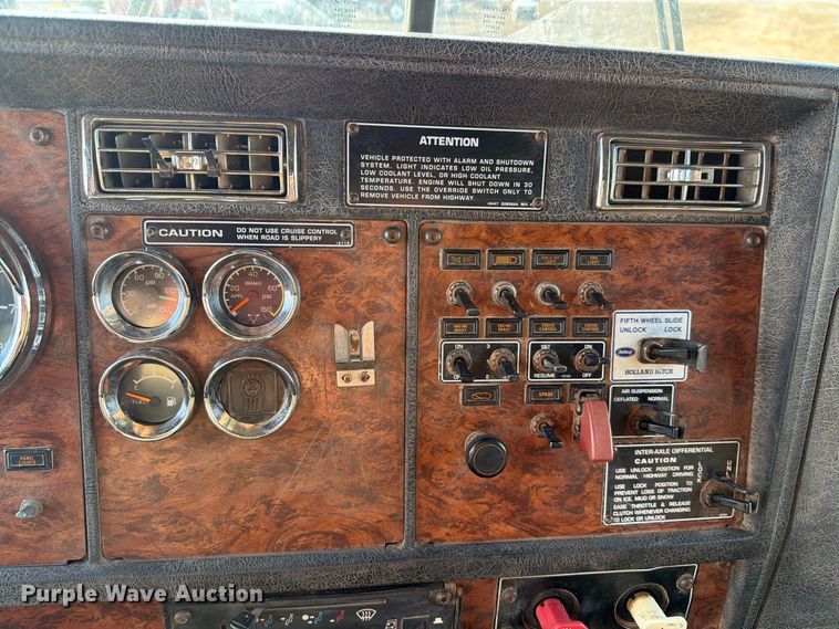 image for item EW8750 1999 Kenworth T800 dump truck