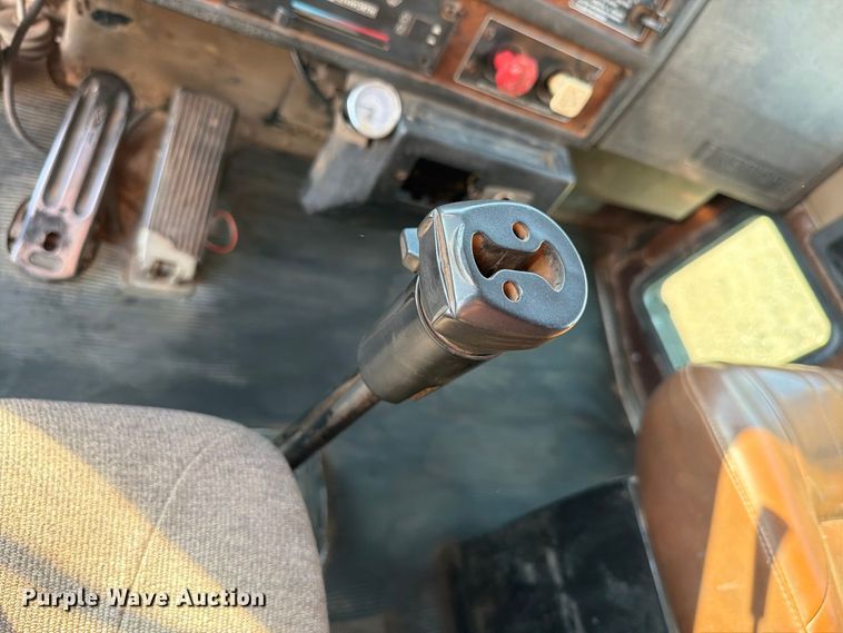 image for item EW8750 1999 Kenworth T800 dump truck