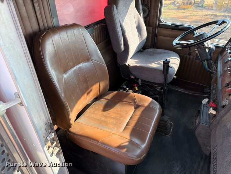 image for item EW8750 1999 Kenworth T800 dump truck