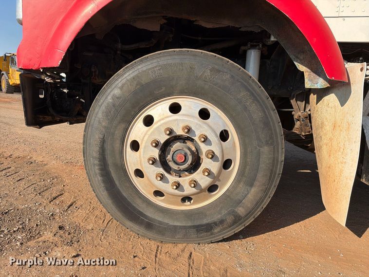 image for item EW8750 1999 Kenworth T800 dump truck