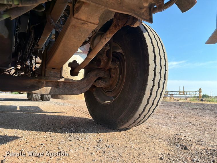 image for item EW8750 1999 Kenworth T800 dump truck