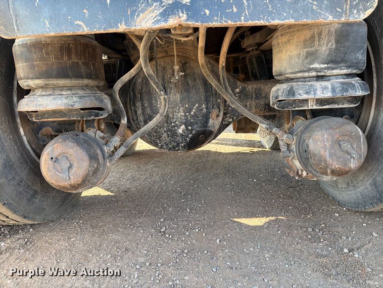 image for item EW8750 1999 Kenworth T800 dump truck