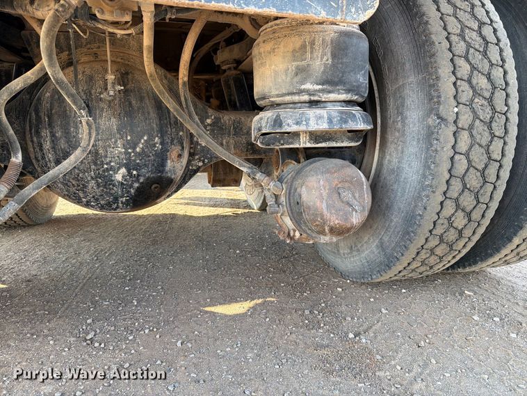 image for item EW8750 1999 Kenworth T800 dump truck