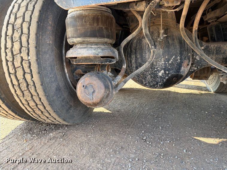 image for item EW8750 1999 Kenworth T800 dump truck