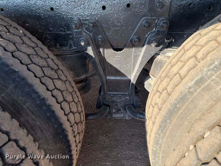 image for item EW8750 1999 Kenworth T800 dump truck