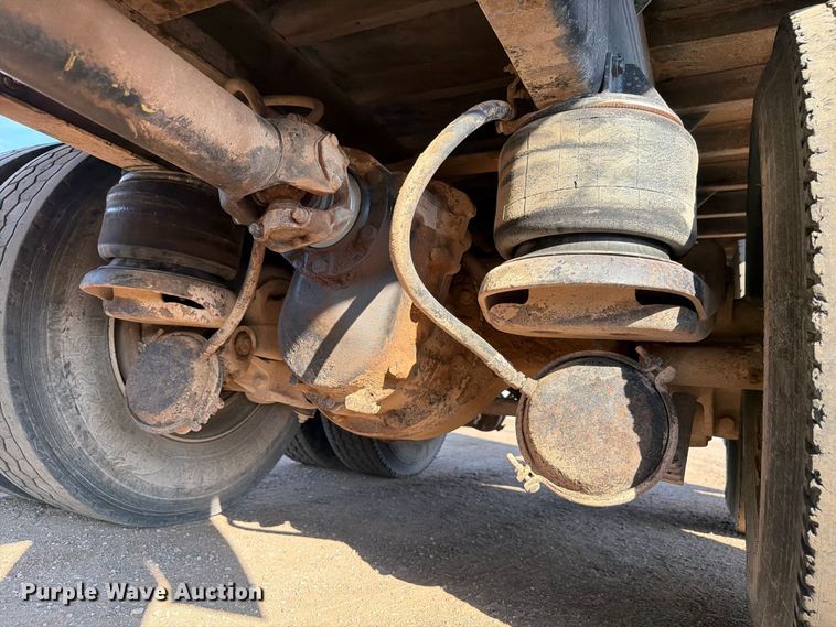 image for item EW8750 1999 Kenworth T800 dump truck