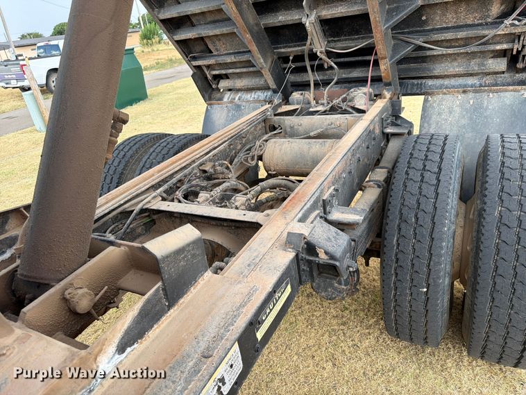 image for item EX0017 2002 GMC C7500 dump truck