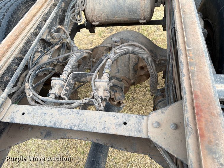 image for item EX0017 2002 GMC C7500 dump truck
