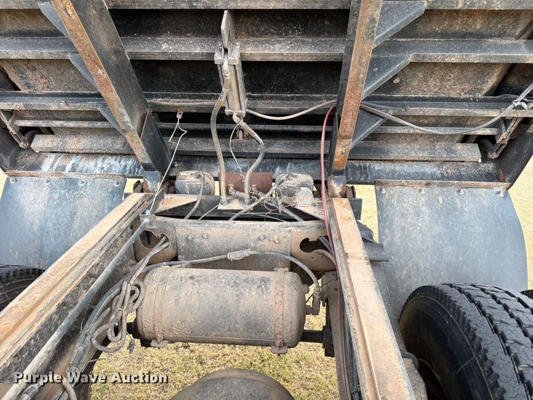 image for item EX0017 2002 GMC C7500 dump truck