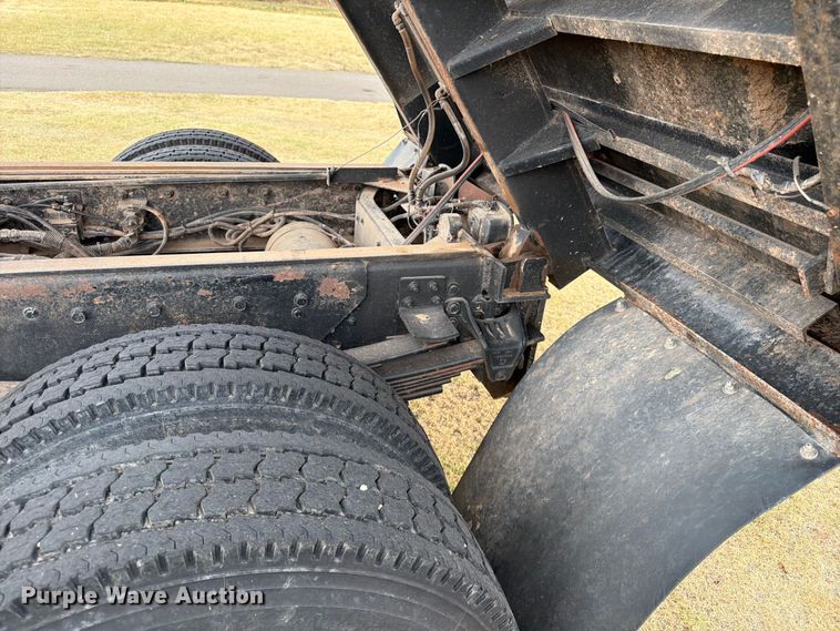 image for item EX0017 2002 GMC C7500 dump truck