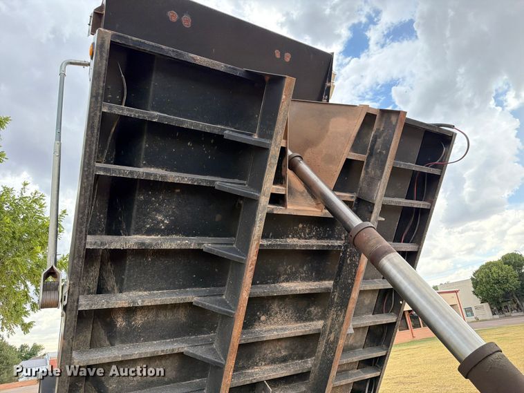image for item EX0017 2002 GMC C7500 dump truck