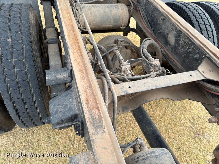 image for item EX0017 2002 GMC C7500 dump truck